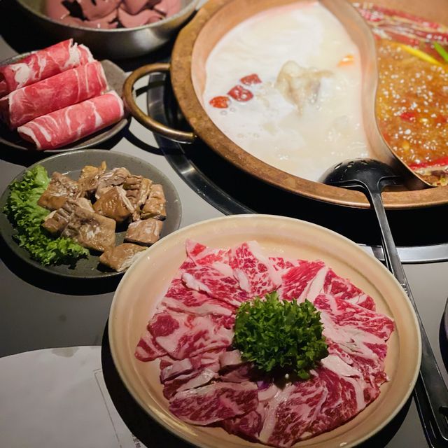 麻辣火鍋的美味🌶️「方叔叔重慶老火鍋」