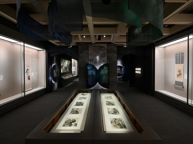 香港藝術館新中國書畫展覽展示靜觀樓和至樂樓捐贈藏品