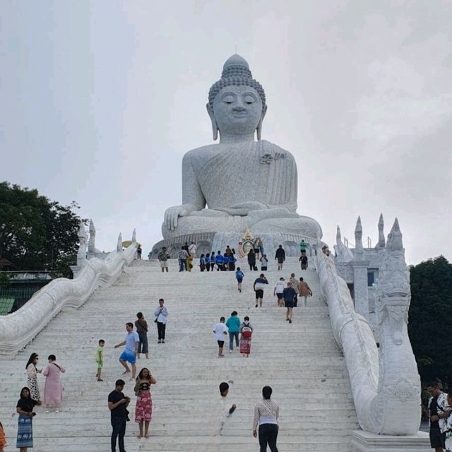 นมัสการ พระพุทธรูปหยกขาว 