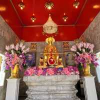 วัดชนะสงคราม  (อยากชนะ ฝ่าฟันอุปสรรคผ่านไปด้วยดี)