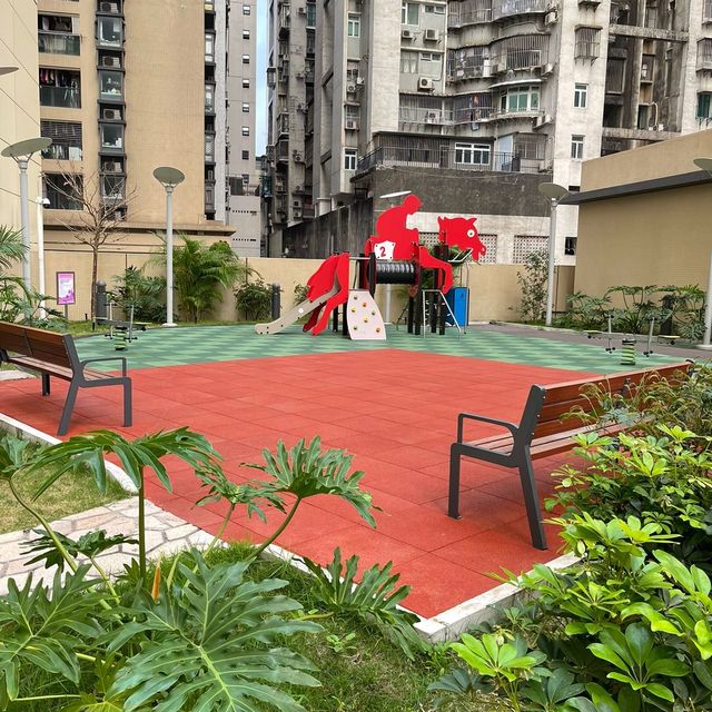 Edf. Mong Tak Podium Garden