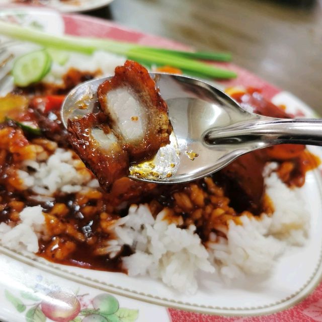 จึงอังลัก สุดยอดข้าวหมูแดง หมูกรอบ สูตรโบราณ​