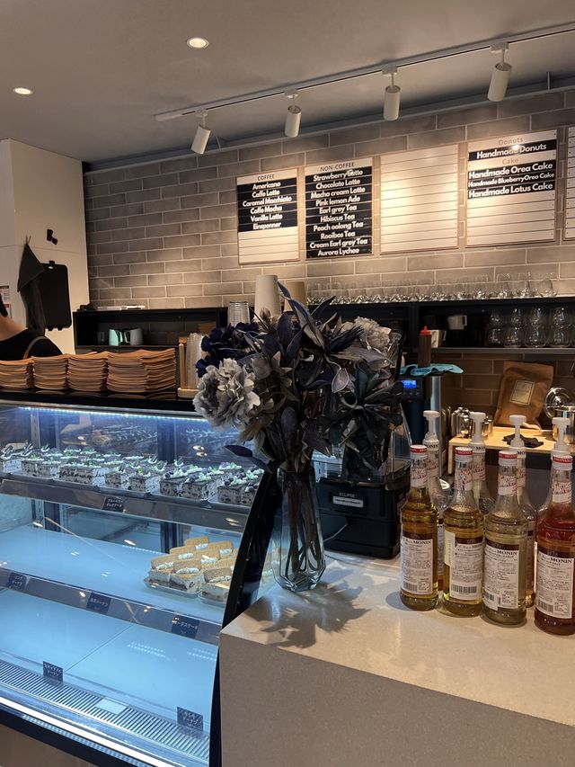 東京【新大久保】広々としたインテリアがかわいいおすすめカフェ☕️