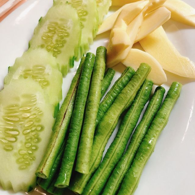 泰國🇹🇭普吉島🍴🍽️🥢泰式料理美味吃喝💯 Raya Restaurant ร้านอาหาร ระย้า