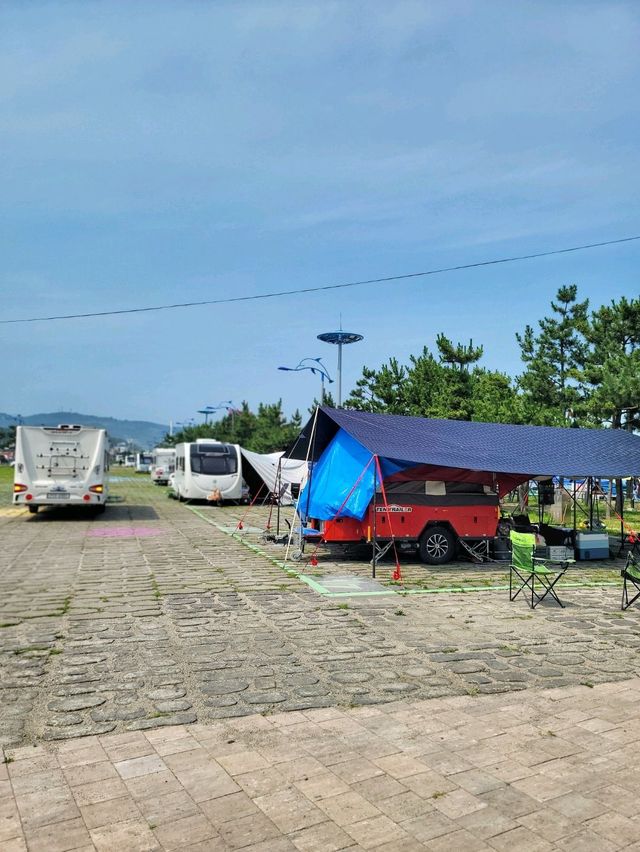 오토캠핑장과 물놀이장이 있는 경주 해수욕장🏖