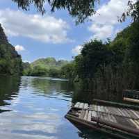 Ninh Binh, VN - Sunsets, Boats and Mountains