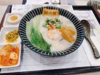 台北｜💯😋愛吃粥品的最愛📍 粥大福Plus-台北京站店