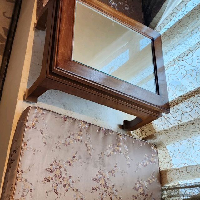 Old Chinese Themed Hotel Room in Central