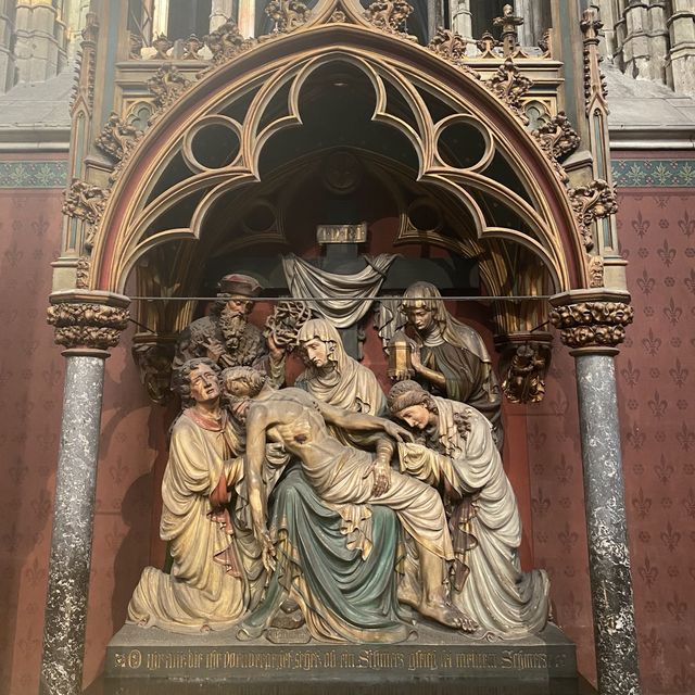 쾰른 대성당, 화려한 내부 고딕양식 감상하다.