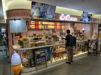 北海道・新千歳空港。ソフトクリームの種類が豊富な空港スイーツグルメ『Boren』