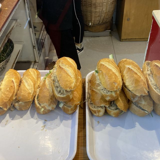 달랏 야시장 근처 리엔호아 베이커리 / 반미 맛집  🥖 