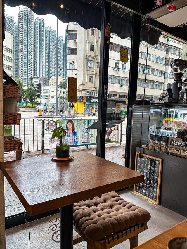 KK Coffee｜舒服感十足Cafe新店🍴拉花造型好有節日氣氛