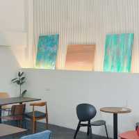 STEEL：市中心餐廳，悠閒用餐時光