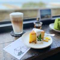 《台北景點：三芝最美咖啡店☕️｜海景第一排看無敵海景🌊》