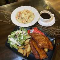 環境闊落，食物婫美西餐廳的樓上cafe 