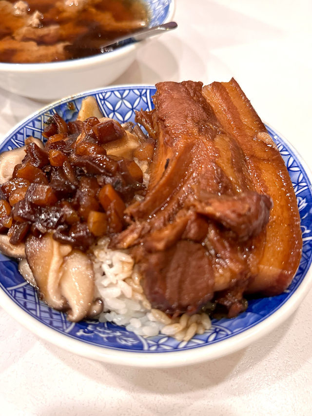 “ข้าวหมูสามชั้นตุ๋น” ขั้นสุดมากกว่าข้าวขาหมู 🥹