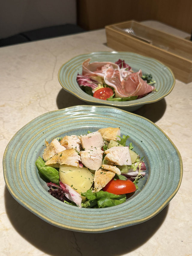 「Coti the Bistro」餐廳，布甸和咖啡作為完美結尾