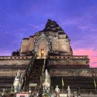 清邁必遊的佛寺—柴迪隆寺（Wat Chedi Luang)