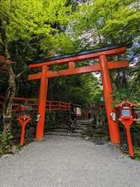 日本京都-攝影者最愛的點燈石階：貴船神社