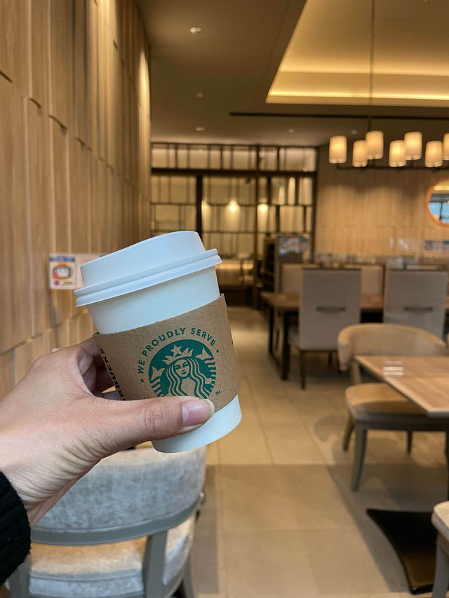 スタバ飲み放題？！バズったホテル