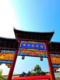 Afternoon Stroll in Chinatown PIK