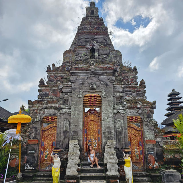 I was very amazed, by this two balinese temples in the North of Bali