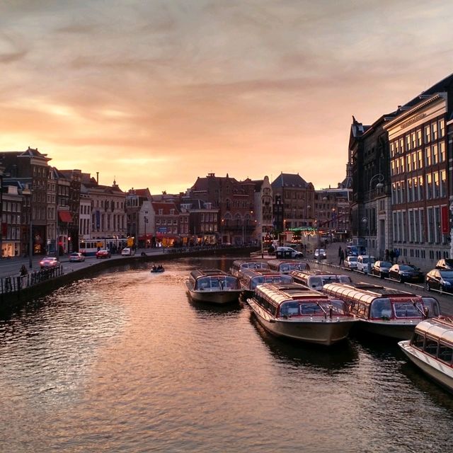 Canals, Bycycles and Bridges