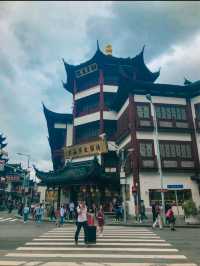 Explore Shanghai Old Street by Yu Garden 🇨🇳