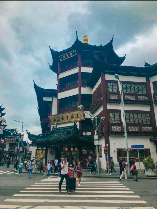 Explore Shanghai Old Street by Yu Garden 🇨🇳