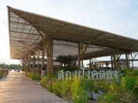 ร้านอาหารริมแม่น้ำเจ้าพระยา ปากเกร็ด นนทบุรี