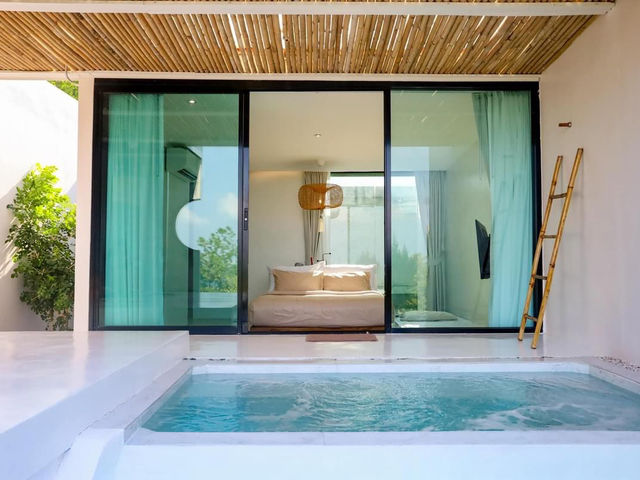 Myth koh larn resort bar and bistro