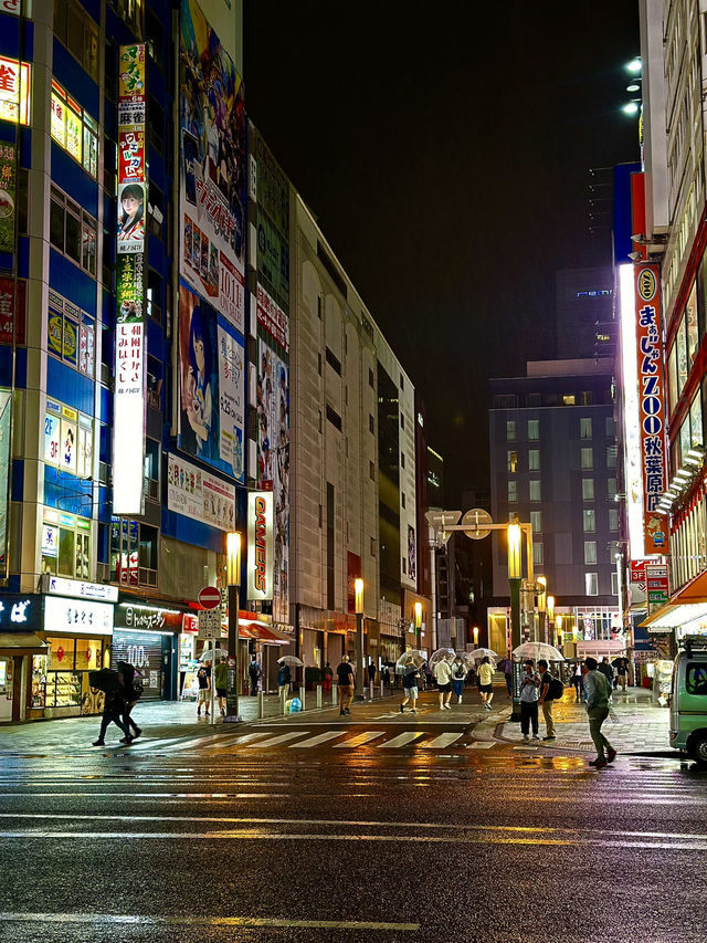 Nightlife in Akihabara: A Neon Wonderland ⚡️