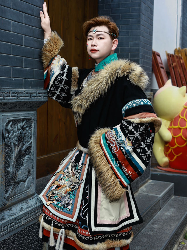 แปลงร่างเป็น พส จีน ที่เมืองเก่าลี่เจียง Lijiang 