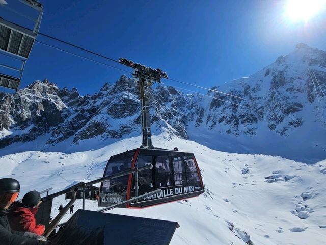 CHAMONIX : Chill at 3,852m Elevation