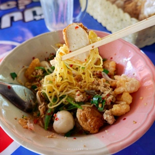  ร้านก๋วยเตี๋ยวไม้ฟืน ต้มยำโบราณ บ่อดาน พังงา