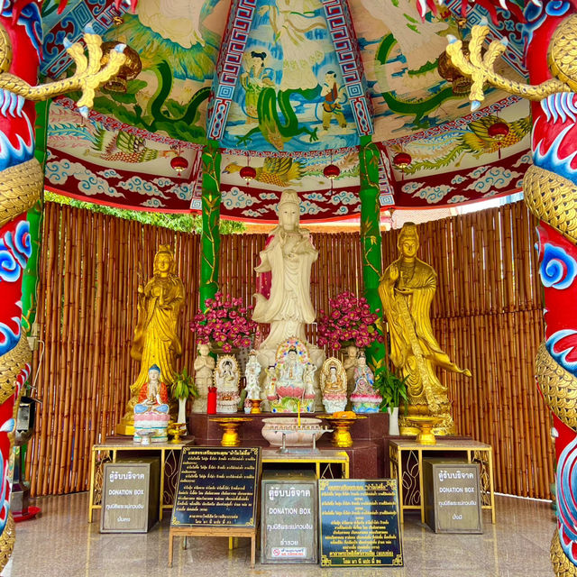 ลอดโบสถ์เสริมดวงที่วัดนาคปรก