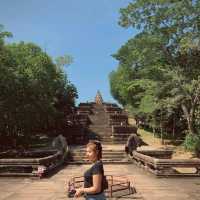 2สถานที่ท่องเที่ยวปราสาทเมืองต่ำ-ปราสาทเขาพนมรุ่ง
