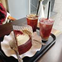 【韓国】美味しそうなケーキが並ぶコーヒーナム🌲コンデ入口店 