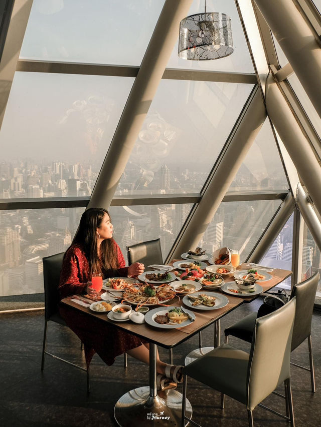 ทานบุฟเฟ่ต์อาหารค่ำบนชั้น 81 ที่ Baiyoke Sky