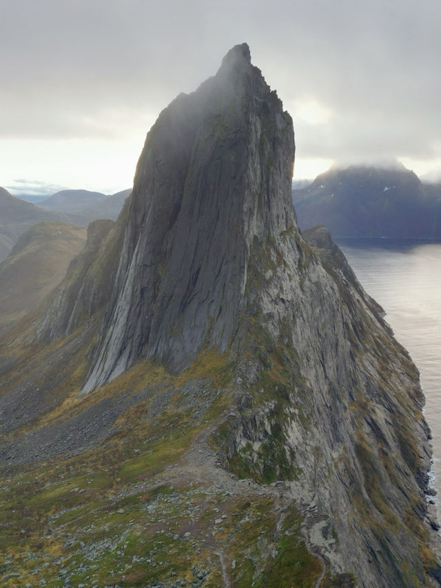 ยอดเขา Hesten เมือง Senja Norway 