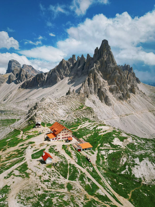 ความยิ่งใหญ่ของ ยอดเขา 3 ยอด แห่ง Dolomites 