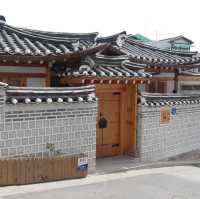 Walking Through History: The Beauty of Bukchon Hanok Village!