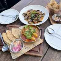 Adamus Cafe by the River ฮาลาล