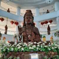 สักการะองค์พระโพธิสัตว์เจ้าแม่กวนอิม