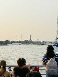 นั่งเรือเจ้าพระยา ชมวิววัดอรุณราชวราราม 