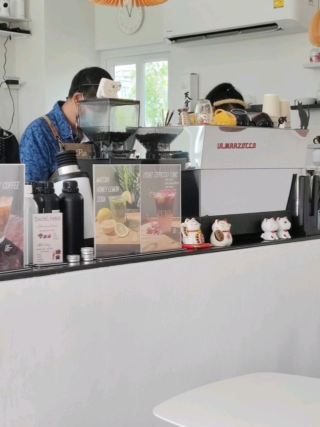 Purr Cafe.bkk คาเฟ่แจ้งวัฒนะ กรุงเทพ