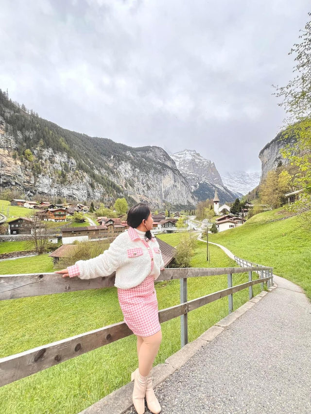 A Day of Leisurely Stroll in Lauterbrunnen! 