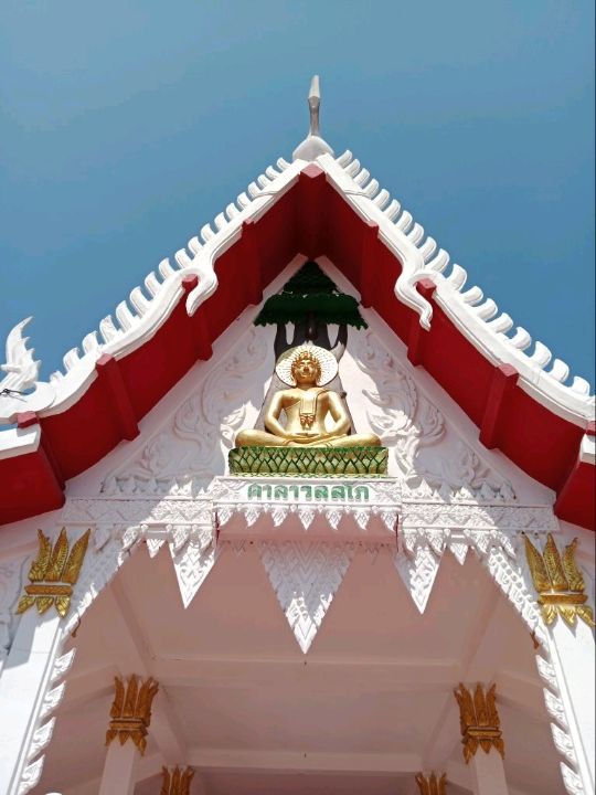ไหว้พระวัดกลางเก่า จังหวัดสุราษฎร์ธานี