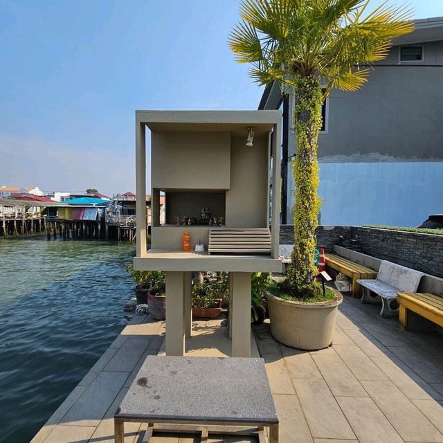 บ้านต๊ะ บางเสร่