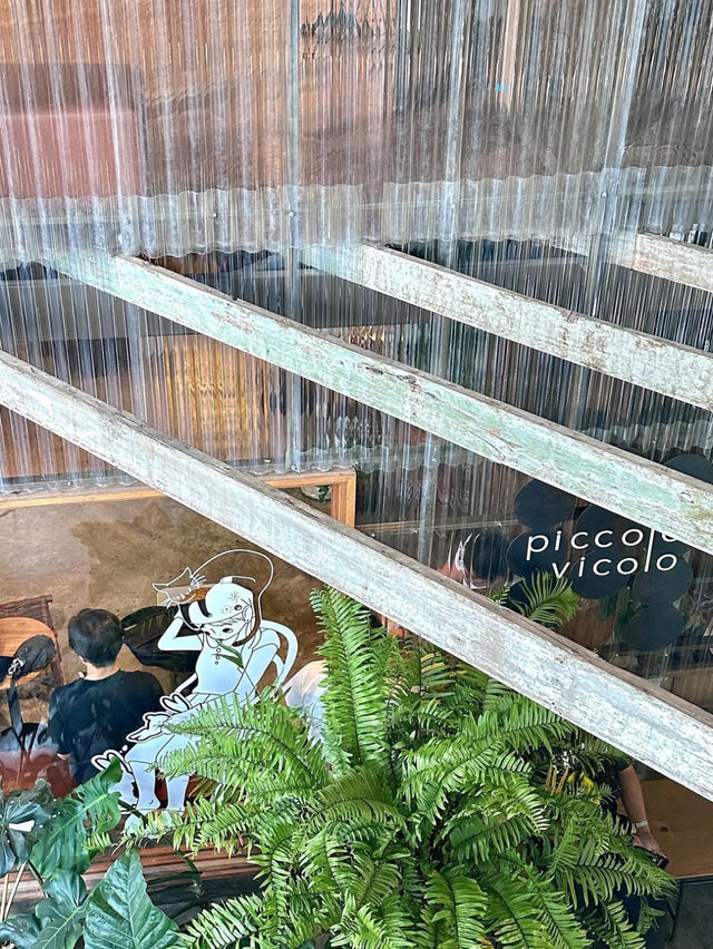 จิบกาแฟร้านชิคๆ Piccolo Vicolo Café 🥤